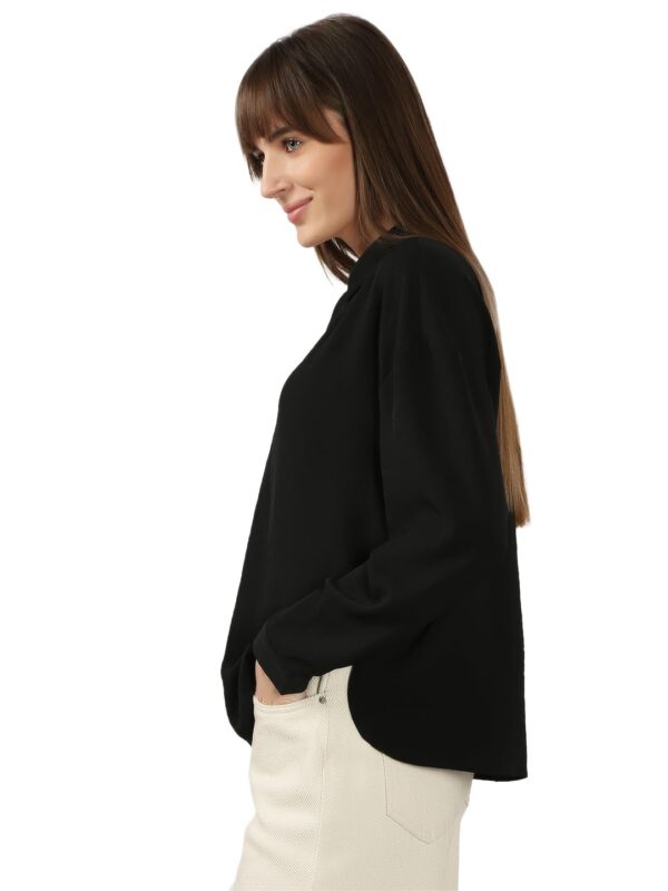 Women's Solid Regular Fit T-Shirt - Image 9