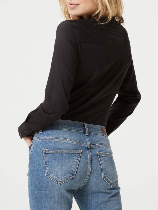Women's Solid Slim Fit Shirt - Image 3