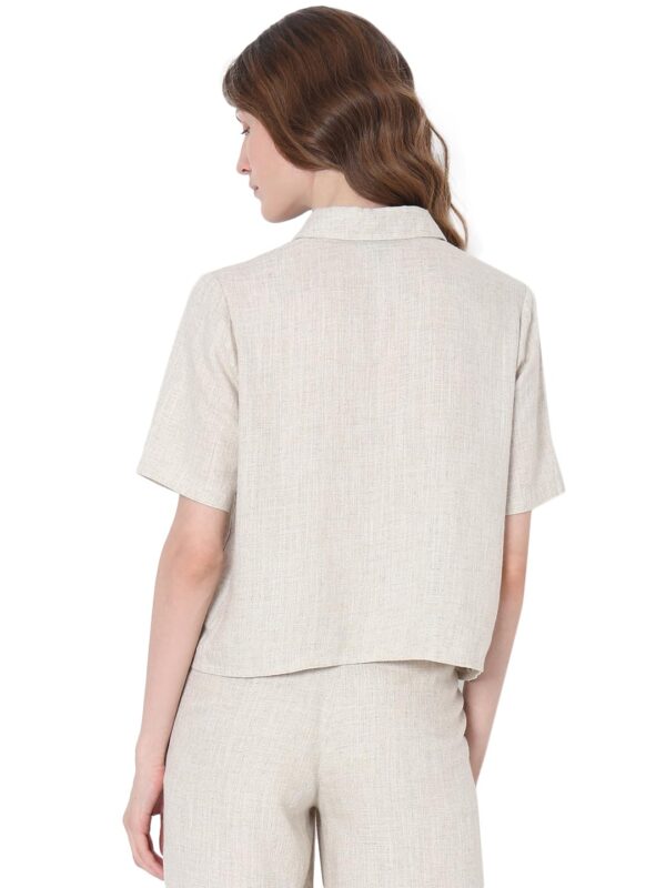 Women's Solid Regular Fit Shirt - Image 4