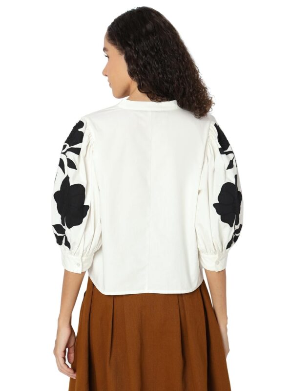 Women's Solid Regular Fit T-Shirt - Image 4