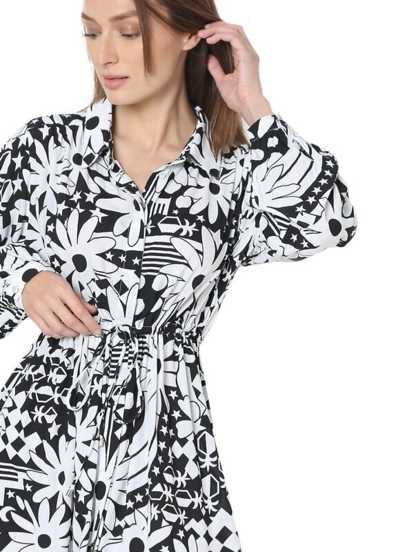 Women's Linen Fit and Flare Above The Knee Dress - Image 6