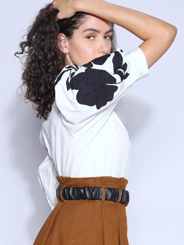 Women's Solid Regular Fit T-Shirt - Image 2
