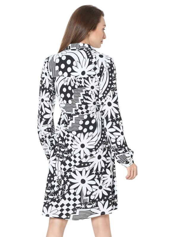 Women's Linen Fit and Flare Above The Knee Dress - Image 4