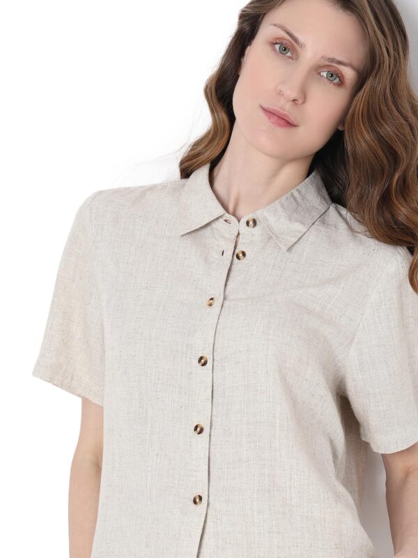 Women's Solid Regular Fit Shirt - Image 6